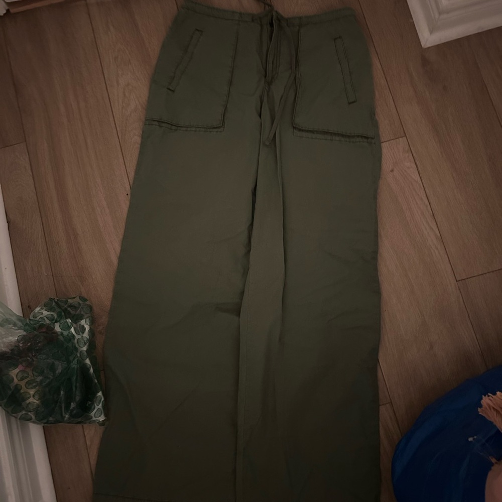 Garage Green Cargo Pants High-Waisted Relaxed Fit
